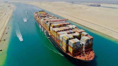  قناة السويس.. الممر الملاحي الأكثر أهمية في حركة التجارة العالمية