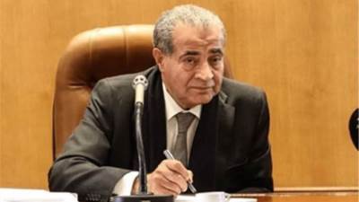 وزير التموين يبعث بشرى سارة للمواطنين حول انخفاض أسعار السلع
