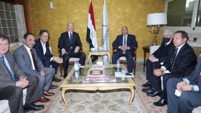 بعد مفاوضات «ماراثونية» مع «سيمنز».. القطار الكهربائي يمتد من شمال مصر لجنوبها