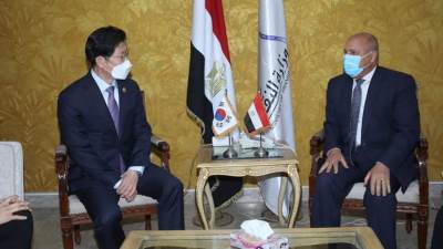 كامل الوزير يلقي ملف «السكك الحديدية ومترو الأنفاق» في ملعب كوريا الجنوبية