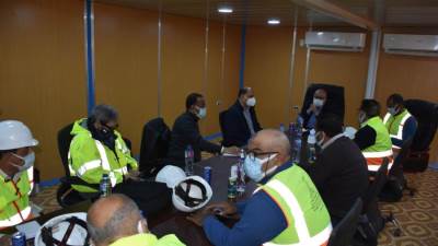 وفد أمريكي يتفقد مشروع محطة مياه الهنادي بالأقصر