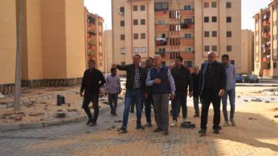 سباق زمني للانتهاء من مشروعات الطرق والبنية التحتية بمدينة العاشر 