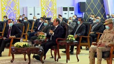 السيسي يوجه بتوسعة المحاور داخل أحياء الجيزة ويشيد بدور الهيئة الهندسية للقوات المسلحة فى كرداسة