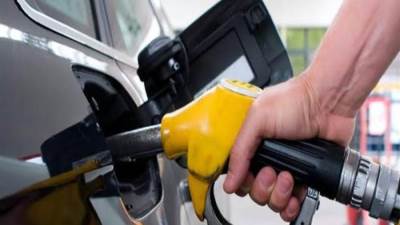 حقيقة احتواء «البنزين» على معادن تتسبب فى أعطال السيارات .. البترول توضح 