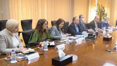 «معيط»:مخزون القمح يكفينا حتى نهاية العام