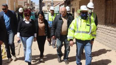 وفد أمريكي يزور «المعمل المركزى بالمحطة التشيكى ومشروع الصرف الصحى بدرنكة» بأسيوط