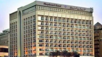 وزير قطاع الأعمال  يشهد توقيع عقد إدارة «فندق شبرد» تحت علامة «ماندارين أورينتال» العالمية