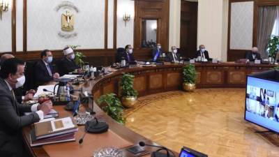 رئيس الوزراء: إعادة هيكلة الموازنة العامة للتعامل مع الأزمة العالمية واتخاذ ما يلزم لتحقيق الانضباط المالى 