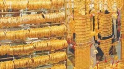 ارتفاع وانخفاض مفاجىء للأسعار.. ماذا  يحدث في سوق الذهب؟