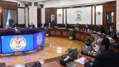  مدبولى يطالب بالعمل على تخفيض زمن الإفراج الجمركى عن الشحنات إلى أقل فترة ممكنة 