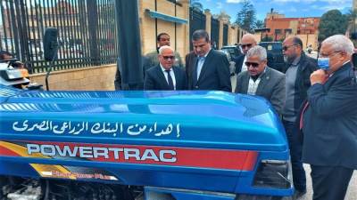 من أقصى الصعيد لقلب الدلتا  ومدن القناة  .. قطار البنك الزراعي لا يتوقف 