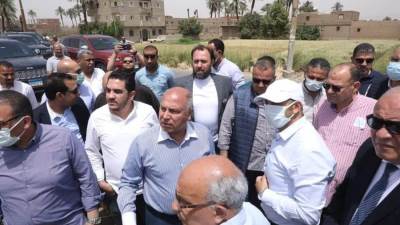 وزيرالنقل يتابع  أعمال تنفيذ الجسور الترابية والمحطات لمشروع الخط الثاني للقطار الكهربائي السريع