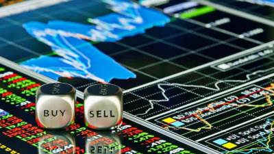 خبيرة أسواق مال: الظروف العالمية تهدد الأسواق الناشئة ومنها مصر