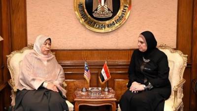 نيفين جامع: بدء التنسيق بين مصر وماليزيا لإنشاء مشروع لإنتاج مشتقات زيت النخيل في مصر والتصدير للأسواق الخارجية