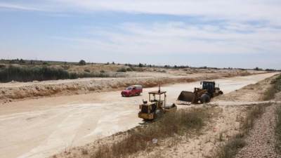 وزير النقل يتفقد مشروع الخط الأول للقطار الكهربائى السريع العين السخنة/ العلمين مطروح 