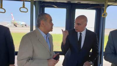 وزير الطيران يتفقد مطار شرم الشيخ 