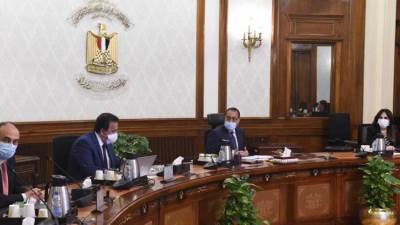 مدبولي يوجه بإعداد حزمة تحفيزية لتشجيع القطاع الخاص على الاستثمار في قطاعي التعليم والصحة 