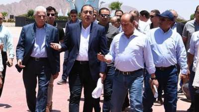 خلال زيارته شرم الشيخ .. رئيس الوزراء يتفقد أعمال تطوير مدخل المدينة من المطار مروراً بـ« ميدان السلام» وميدان «الصداقة»