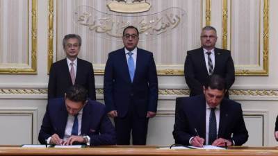 توقيع مذكرة إقامة أكبر مصنع لـ «سومیتومو» اليابانية فى العالم بمدينة العاشر من رمضان