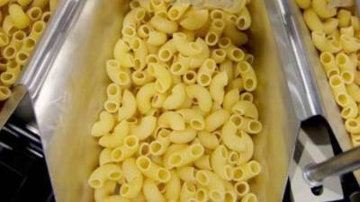 منها المكرونة والدقيق .. «التجارة والصناعة» توافق على تصدير الكميات الفائضة من 8 سلع غذائية 