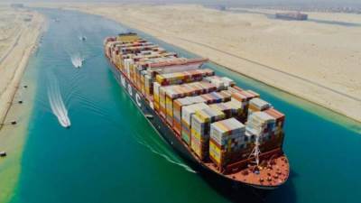 حقيقة إسناد إدارة الممر الملاحي لقناة السويس إلى إحدى الشركات الأجنبية