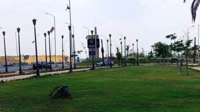 رئيس جهاز مدينة أكتوبر: تكثيف صيانة  المسطحات الخضراء وأعمال الزراعة والتجميل بكافة الاحياء والطرق الرئيسية بالمدينة