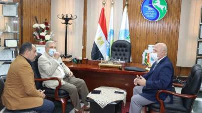 فى زيارته للشرقية.. رئيس القابضة للمياه يناقش مشروعات مياه الشرب والصرف الصحي بالمحافظة