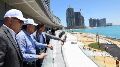 رئيس الوزراء يبدأ جولة تفقدية لمتابعة سير العمل بالمشروعات الجاري تنفيذها بمدينة العلمين الجديدة