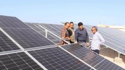 رئيس مياه البحر الأحمر يتفقد محطة طاقة شمسية لترشيد استهلاك  الطاقة