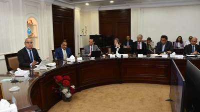 «الجزار»  يلتقى شركات المقاولات العاملة بمشروعات العاصمة الإدارية الجديدة