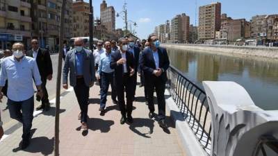 رئيس الوزراء يتفقد المنطقة اللوجستية في طنطا وكورنيش المدينة