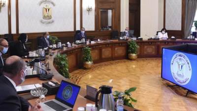 «مدبولى» يتابع إجراءات تخصيص الأراضى الصناعية  ويؤكد : هدفنا إتاحة الأراضى الصناعية بتكلفة المرافق ولا نسعى لتحقيق أى ربح منها