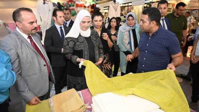 يستمر حتى 20سبتمر المقبل ..«القباج» تفتتح معرض «ديارنا» للحرف اليدوية والتراثية بالساحل الشمالي