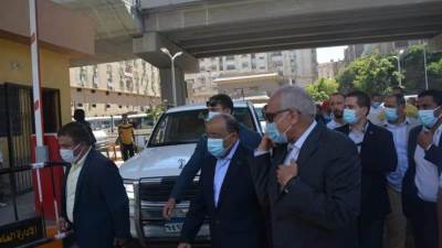 وزير التنمية المحلية ومحافظ الجيزة  يتفقدان مواقف المريوطية والجيزة للاطمئنان على انتظام حركة السير والإلتزام بالتعريفة الجديدة