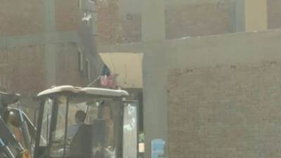 إزالة أعمال بناء مخالف على أراض زراعية بالإسكندرية