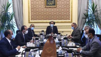 رئيس الوزراء يتابع موقف تقنين أوضاع اليد على أراضي الدولة