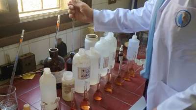 مياه بني سويف: رفع عينات دورية للتأكد من سلامة وجودة مياه الشرب