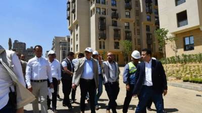 وزير الإسكان يتفقد مشروع تطوير «سور مجرى العيون»  ويشدد على الإسراع بمعدلات التنفيذ