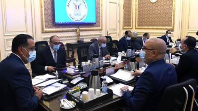 رئيس الوزراء يتابع تنفيذ تكليفات الرئيس بشأن أعمال تطوير الطريق الدولي الساحلي