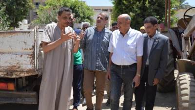 جولة ميدانية لرئيس مياه الفيوم بقرية سنهور القبلية لبحث مشكلة ضعف ضغوط المياه 