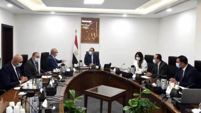 رئيس الوزراء يتابع مقترحات ربط القاهرة الخديوية بالمحاور الجديدة شرق وغرب القاهرة