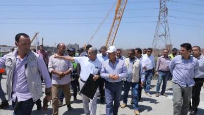 خلال تفقده مشروع تطوير وتوسعة الطريق الدائري .. وزير النقل: الانتهاء  من تطوير وتوسعة  المرحلة الاولى وجاري العمل فى المرحلة الثانية 