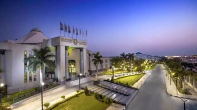 كلية  «تكنولوجيا المعلومات» بجامعة مصر للعلوم والتكنولوجيا.. صرح شامل لتلبية احتياجات سوق العمل في الذكاء الاصطناعى