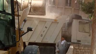 إزالة 12 حالة تعدى على اراضى املاك الدولة «بفرشوط» قنا