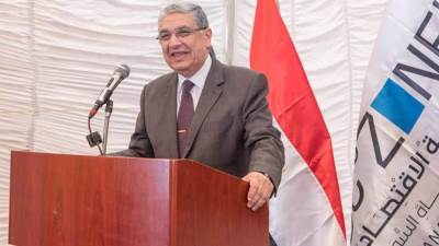 الكهرباء: تدشين مشروع للطاقة الشمسية بقدرة إنتاجية 10 جيجا وات بالسخنة