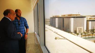 «وزير قطاع الأعمال» يتفقد مقر الوزارة بالعاصمة الإدارية الجديدة
