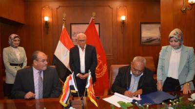 محافظ بورسعيد يشهد توقيع عقد إنشاء مجمع  ترفيهي وسياحي بملاحة بورفؤاد