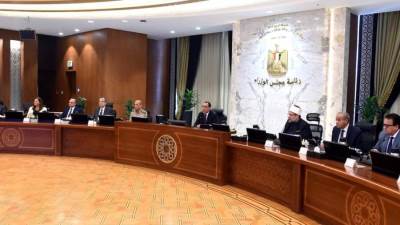 «مدبولي» يوجه بتوفير مخصصات مالية لتطوير شبكة الطرق الداخلية في محافظة الفيوم