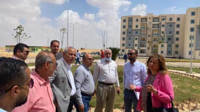 بالصور .. جولة «مي عبد الحميد» و«بهجات» لمشروعات الاسكان الإجتماعي  بأكتوبر الجديدة 
