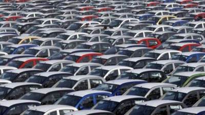 للتأكد من عدم الاتجار بها .. «الصناعة» تطالب «الجمارك» بحصر السيارات المفرج عنها